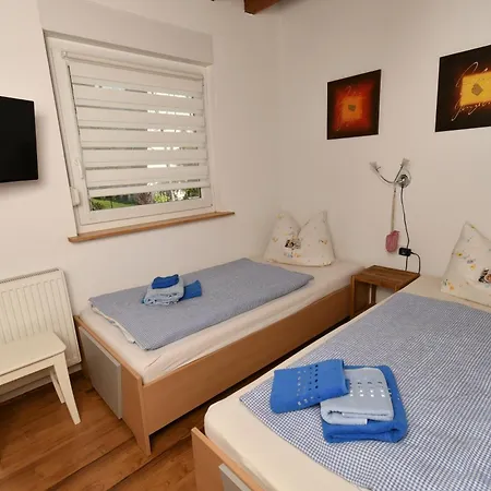 Διαμέρισμα Ferienwohnung In Zentraler Lage Vor Koeln *