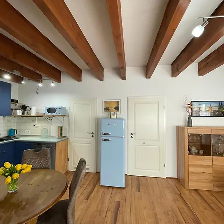 Ferienwohnung In Zentraler Lage Vor Koeln *