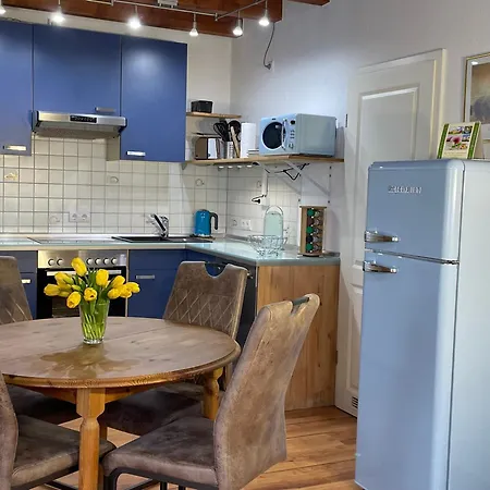 Διαμέρισμα Ferienwohnung In Zentraler Lage Vor Koeln